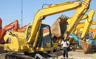 二手小型挖掘機(jī)市場(chǎng)概覽 60與70挖機(jī)價(jià)格及選購(gòu)指南